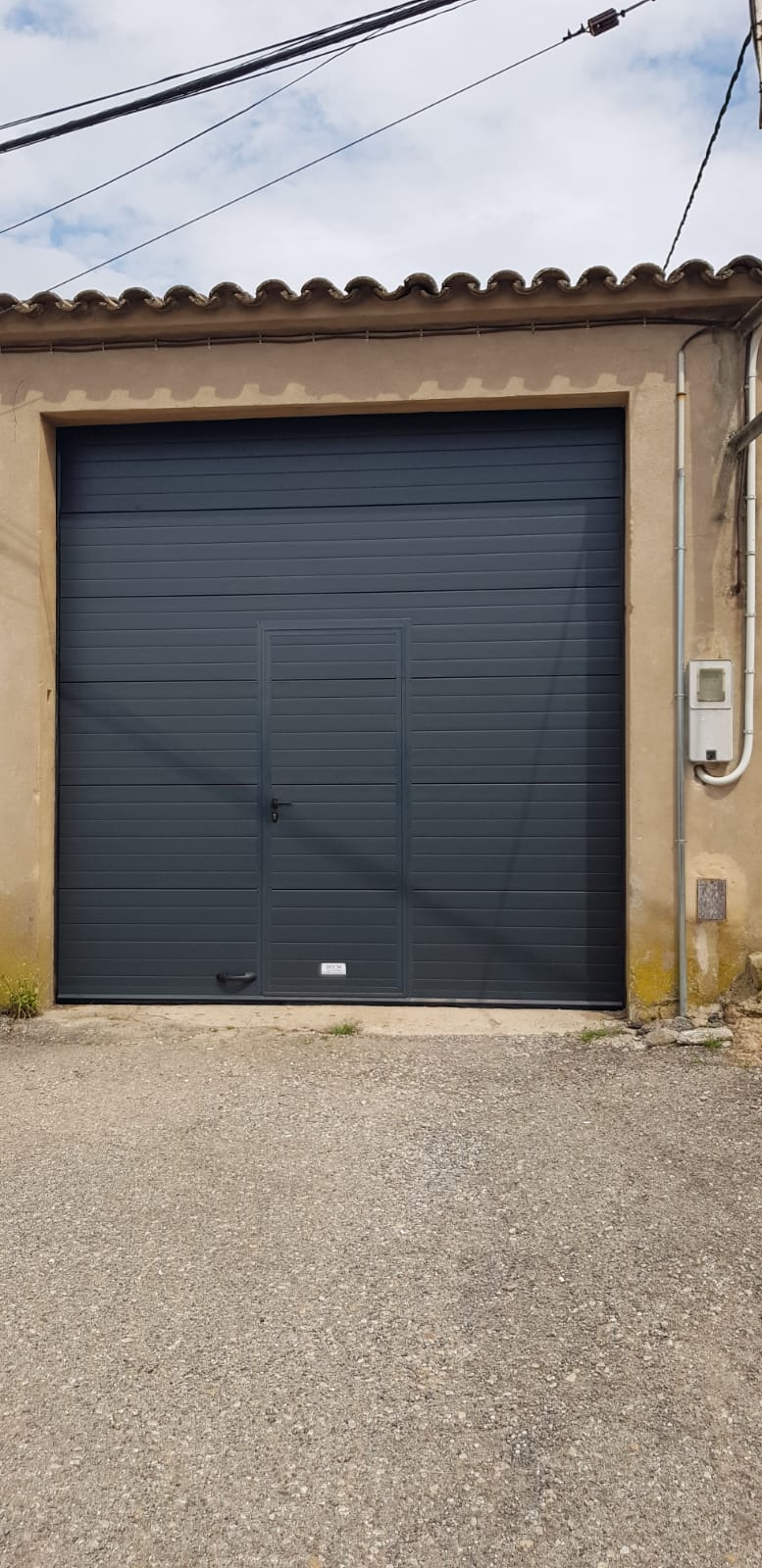 MOD. ACANALAT STUCCO RAL 7016