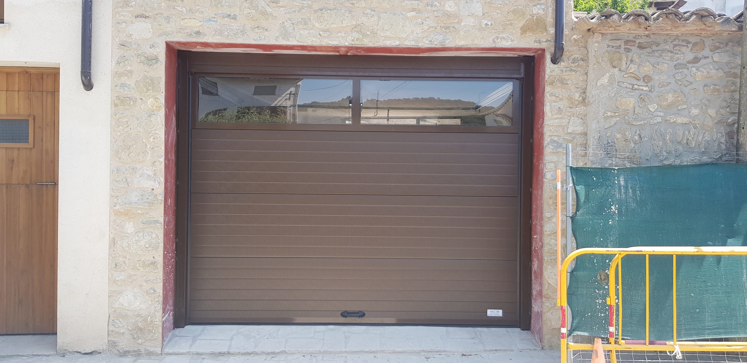 MODEL ACANALAT STUCCO RAL 8014 REF. MAITE (CASTELLTERÇOL)
