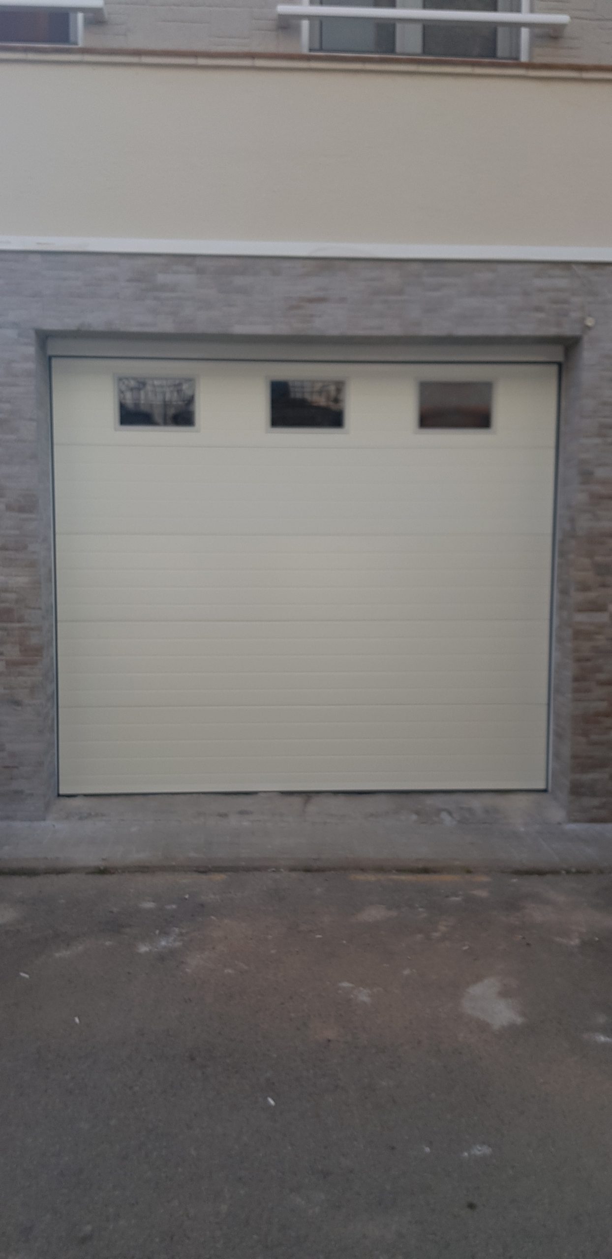 MODEL ACANALAT STUCCO REF. E.PEREZ (NAVARCLES)
